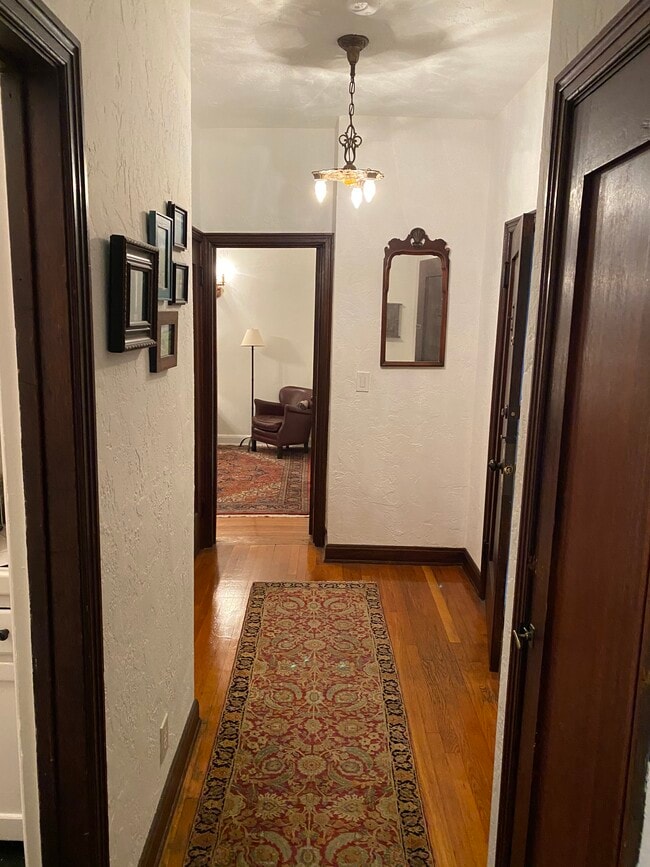 Photo - 425 N Sycamore Ave