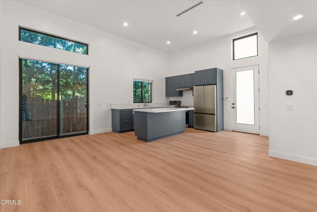 Building Photo - 2209 Cazador Dr