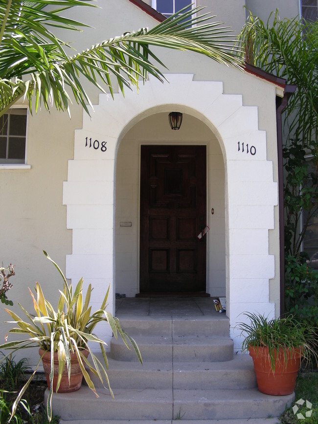 Building Photo - 1108 S Redondo Blvd Unit 1108 Rental