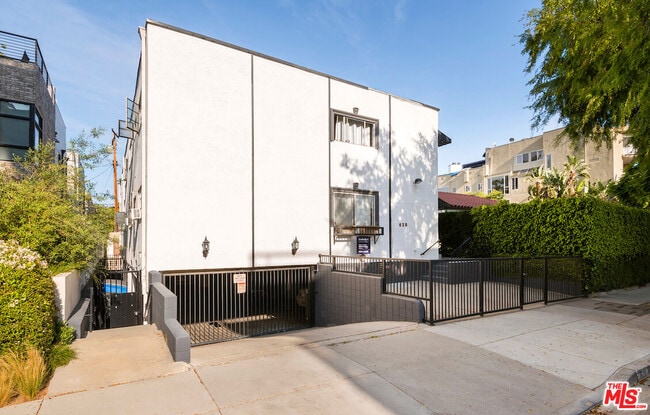 Building Photo - 628 Huntley Dr Unit 5