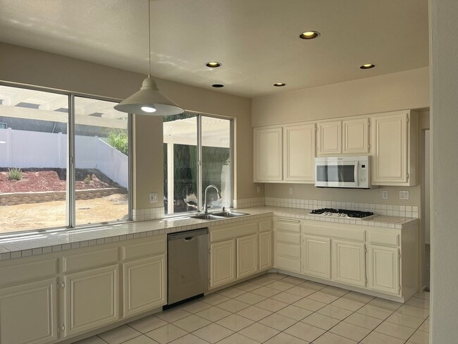 Photo - Bridlevale Community 4 bedroom