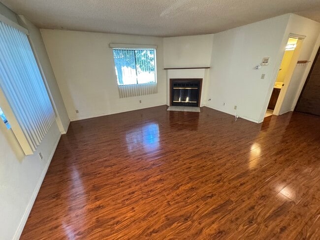Photo - 4268 Beverly Glen Blvd Apartments Unit 1