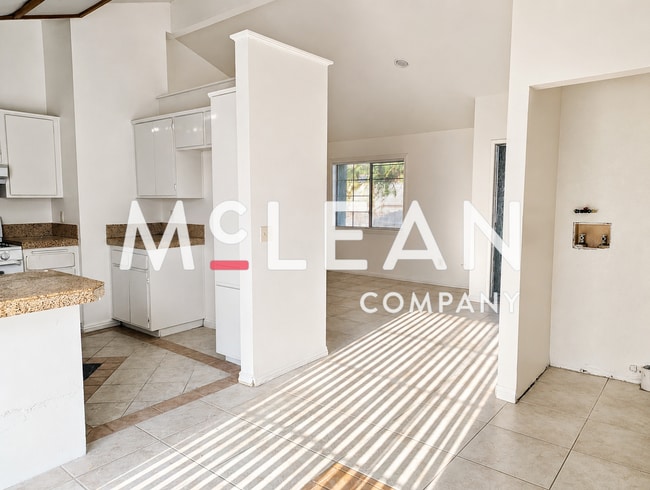 Photo - 3270 N Sandspring Dr