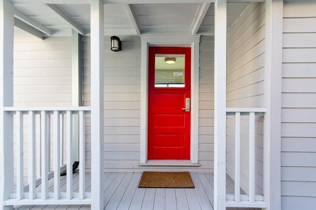 Building Photo - Beautiful & Modern Cottage in Silverlake! Unit 2264 Duane St