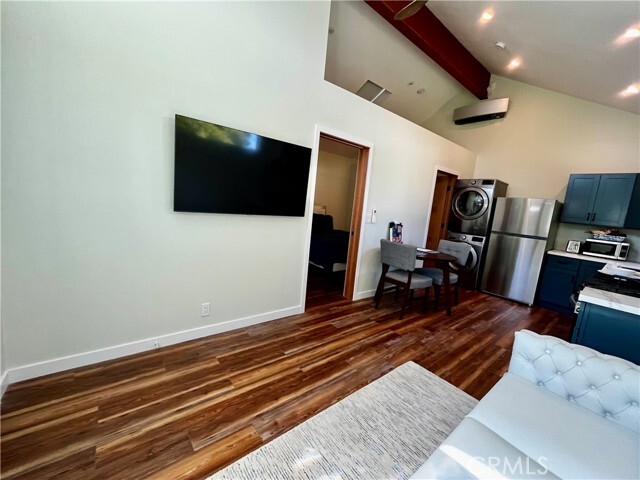 Photo - 22151 Cohasset St
