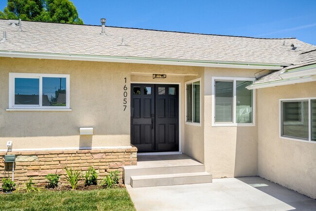 Photo - 10657 Knapp St