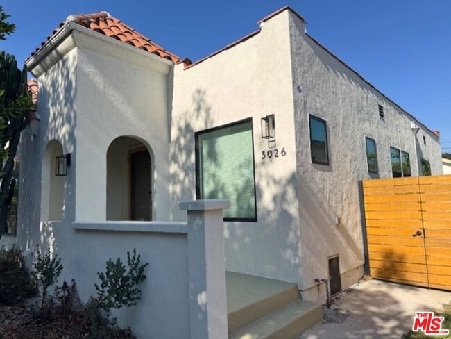 Building Photo - 3026 Farmdale Ave Rental