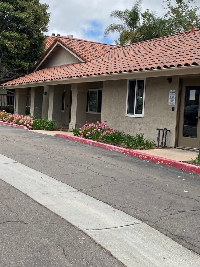 Building Photo - 3463 Caminito Sierra