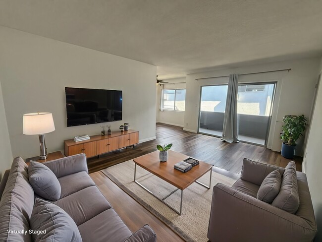 Building Photo - 11707 Kiowa Ave Unit 7