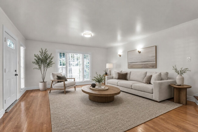 Building Photo - 419 N Van Ness Ave Unit 419 N Van ness