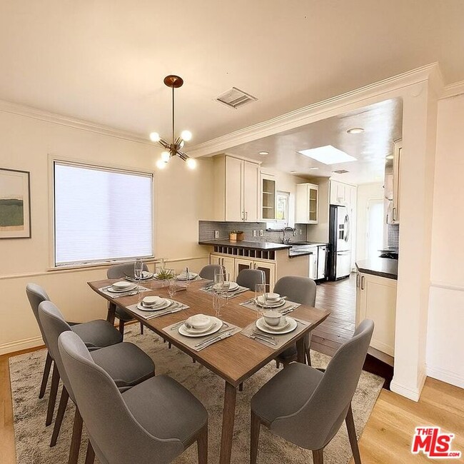 Photo - 7311 Dunfield Ave