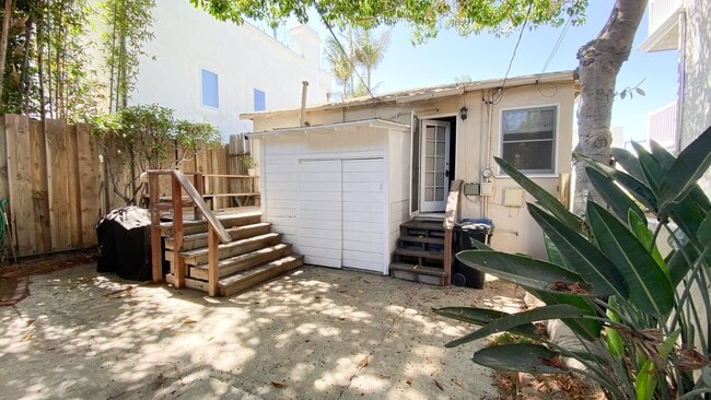 Charming 2BD/1BA Cottage in Hermosa Beach - Charming 2BD/1BA Cottage in Hermosa Beach Apartment Unit 418
