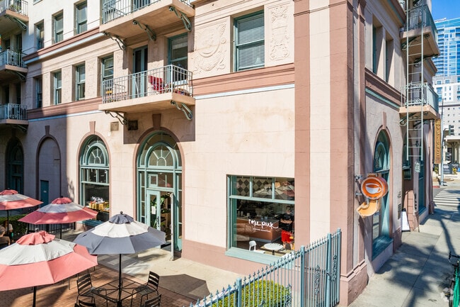 455 E Ocean Blvd Long Beach, CA 90802 - The Cooper Arms