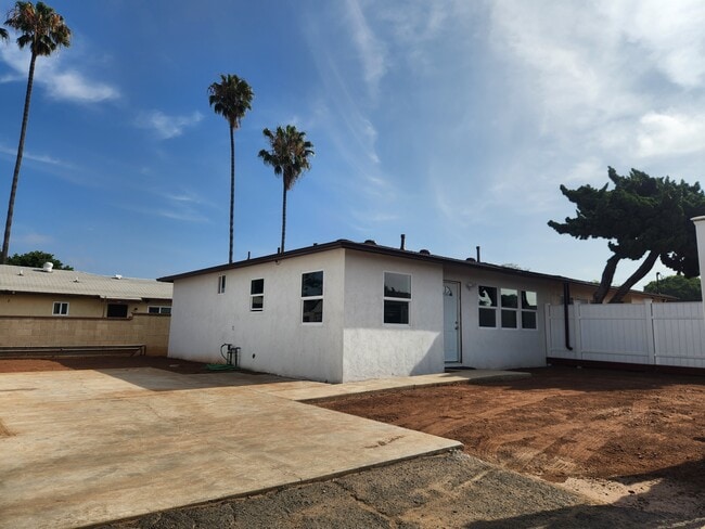 Building Photo - 461 Smith Ave
