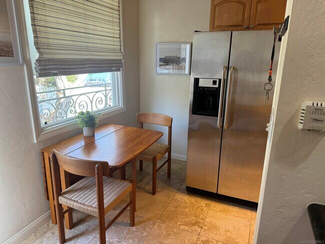 Photo - 215 Bonair St Unit 8