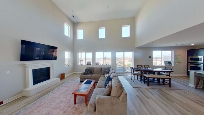 Photo - AMAZING 3+ bed, 2.5-bath Executive Home in Rice Ranch Community!