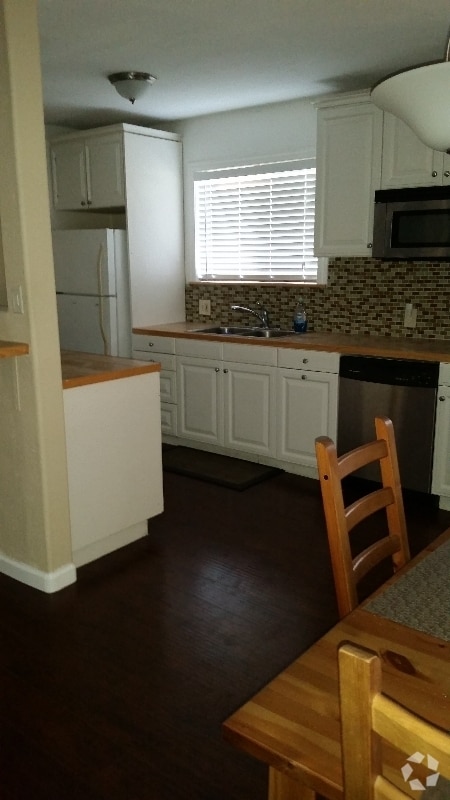 Building Photo - 11820 Rose Hedge Dr Rental