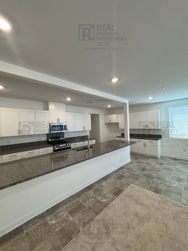 Photo - 30972 Lanark St