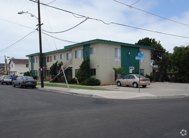 Building Photo - Slimz IB Rental