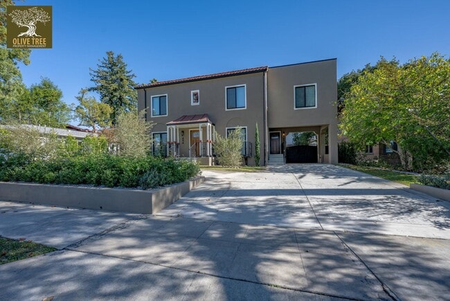 Building Photo - Marengo Unit 498 South Marengo