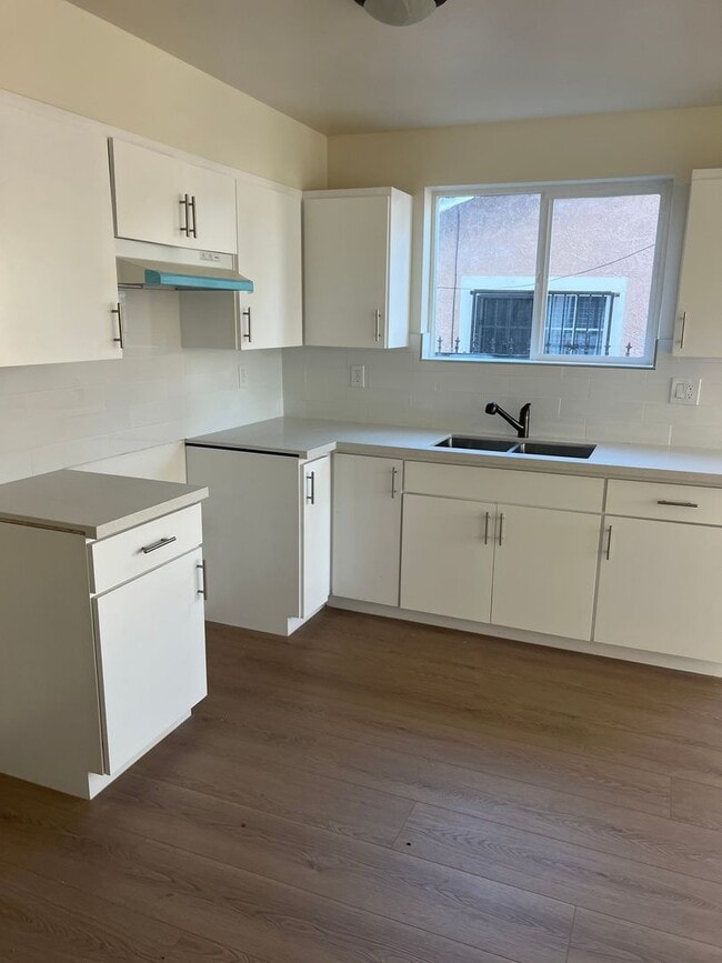 Photo - 409 E 99th St Unit 409 1/2