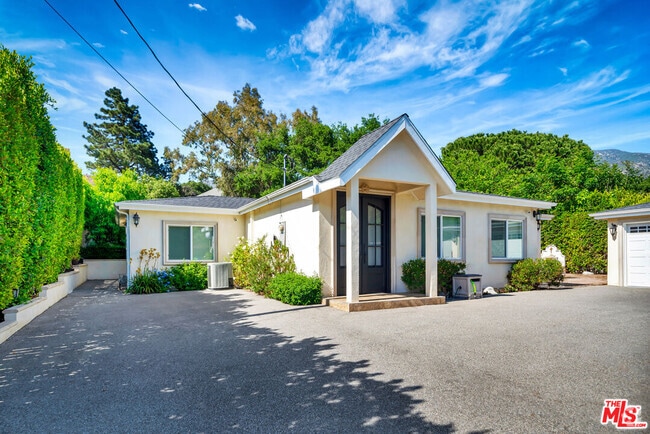 Building Photo - 6657 Valmont St Rental