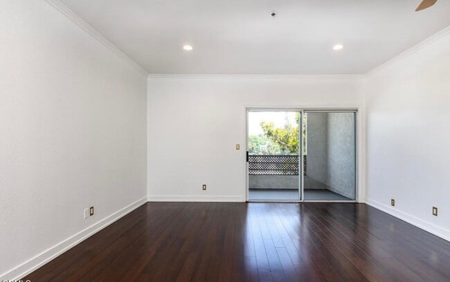 Photo - 300 N El Molino Ave Unit 309