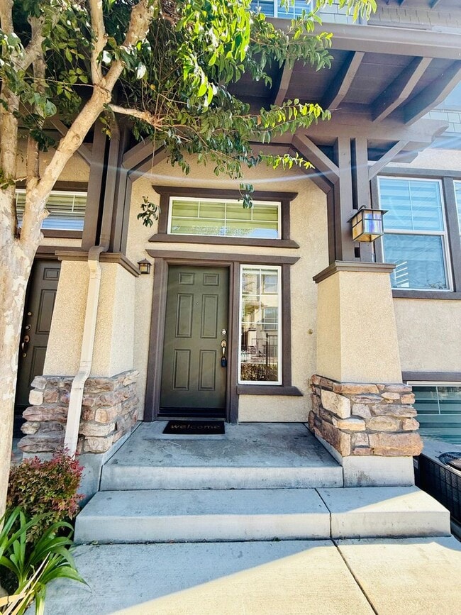 Remodelled 4 Bedroom Townhome for Lease in... - Remodelled 4 Bedroom Townhome for Lease in...