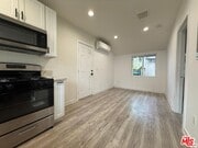 Photo - 7006 Encino Ave