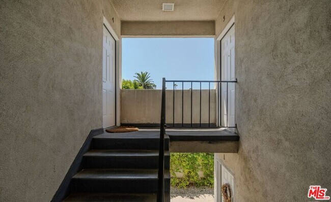 Photo - 2210 S Sycamore Ave Unit 3