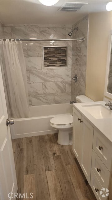 Building Photo - 1043 W 107th St Rental