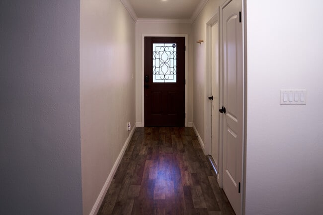 Photo - 46705 Washington St