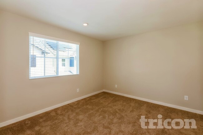 Photo - 31683 Hans Dr