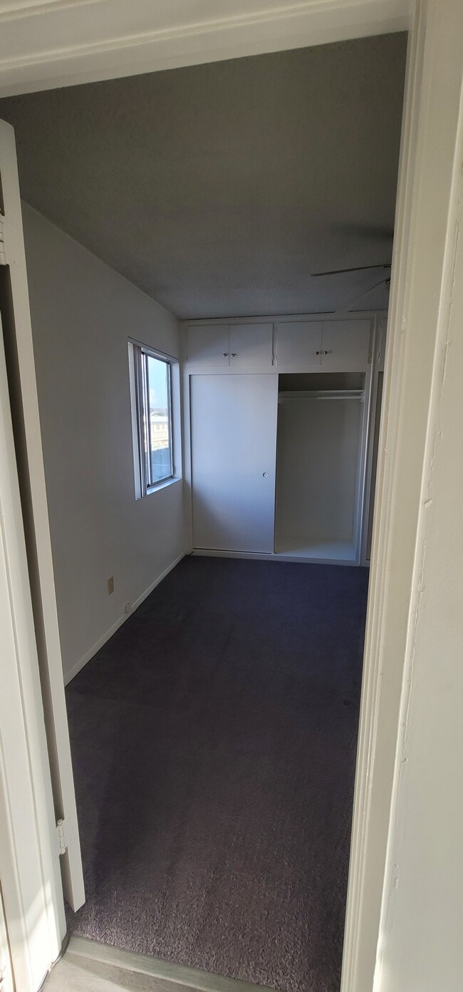#18 bedroom - Via Del Amo Apartments
