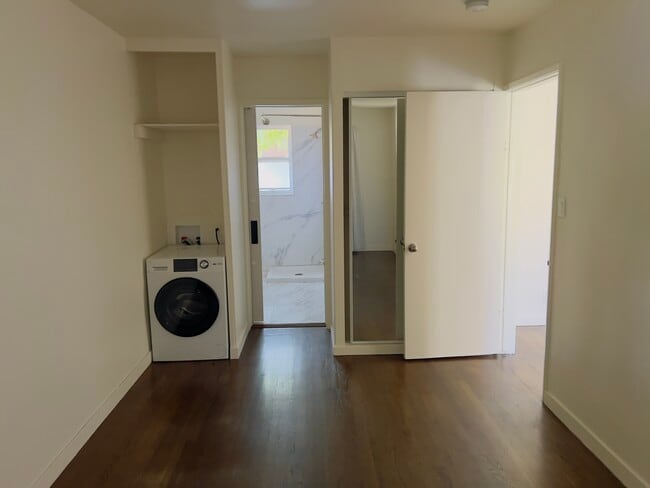 Photo - 4247 1/2 S Centinela Ave Unit 4247.