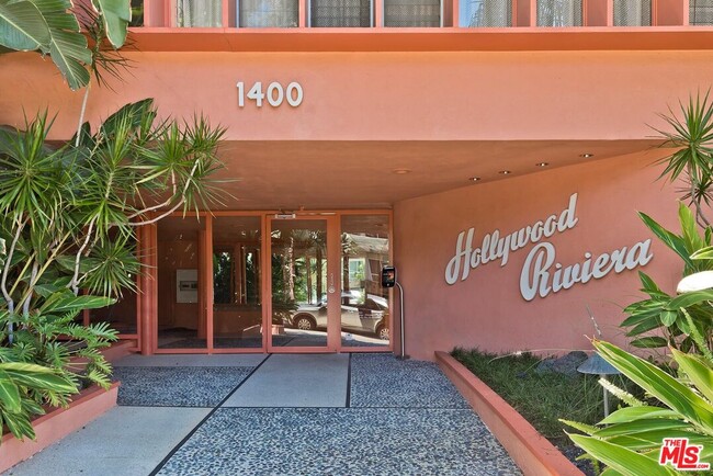 Photo - 1400 Hayworth Ave Unit 11