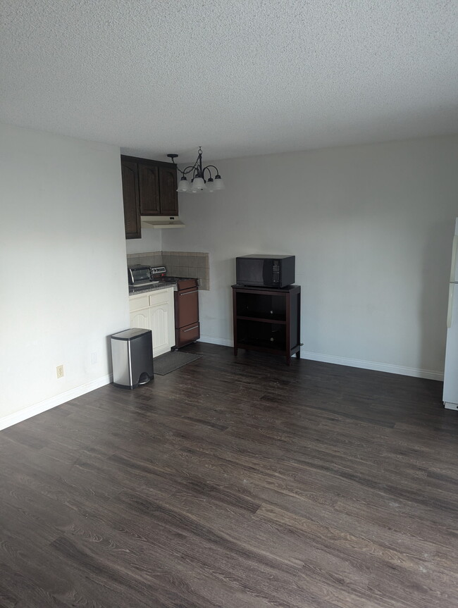 Photo - 1702 Wollacott St Unit Wollacott Apartment