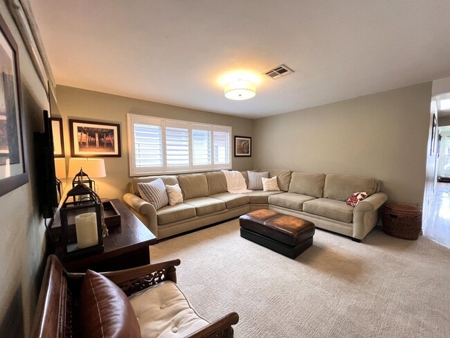 Photo - 3B/3B LUXURY Remodeled Home! w/ Garage! Large Fenced Backyard! Bike to the Beach!