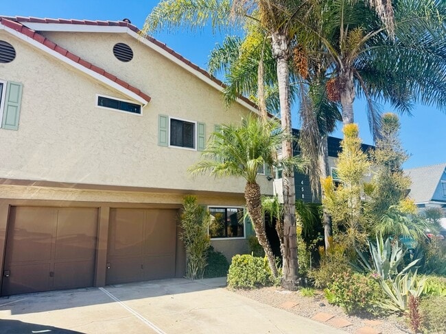 Building Photo - 4576 Hawley Blvd Unit 8