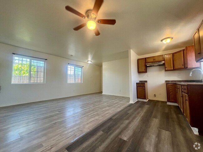 Building Photo - 10929-31 Unit 10929 Rental