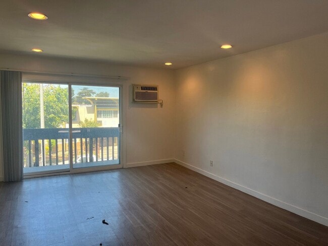 Photo - 9010 Tobias Ave Unit 264