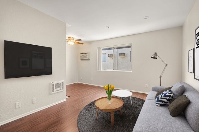 Photo - Topanga Canyon Apartments