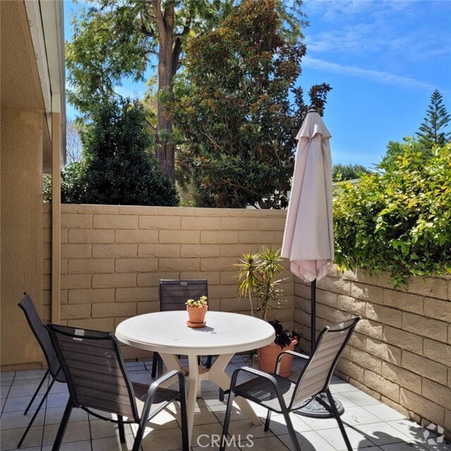 Building Photo - 2066 Via Mariposa E Rental