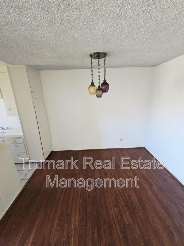 Photo - 4619 Lexington Ave Unit 5