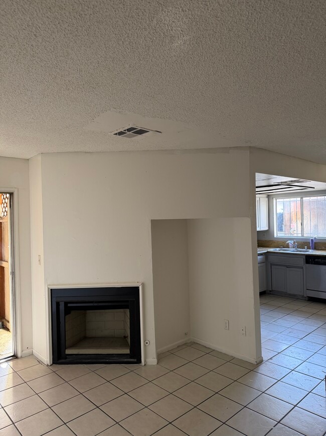 Photo - 11951 Vanowen St