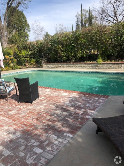Building Photo - 1184 El Monte Dr Rental