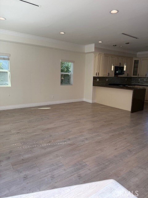 Photo - 17647 Hamlin St