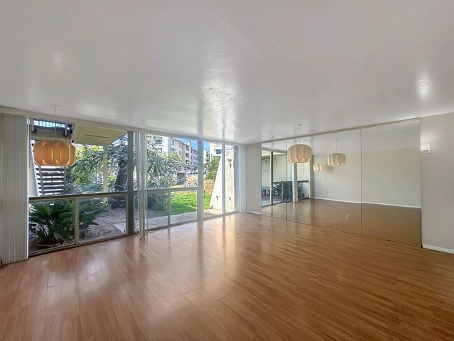 Charming 1BD/1BA Condo in Mission Valley W... - Charming 1BD/1BA Condo in Mission Valley W... Unit 29