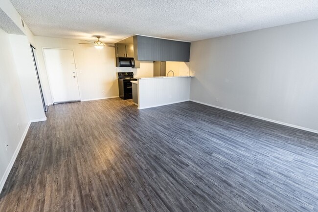 Photo - 951 S Oxford Ave