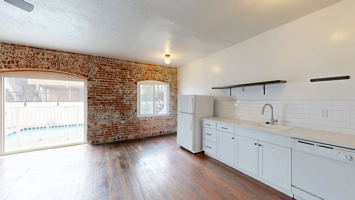 3D Tour - Larchmont Villas